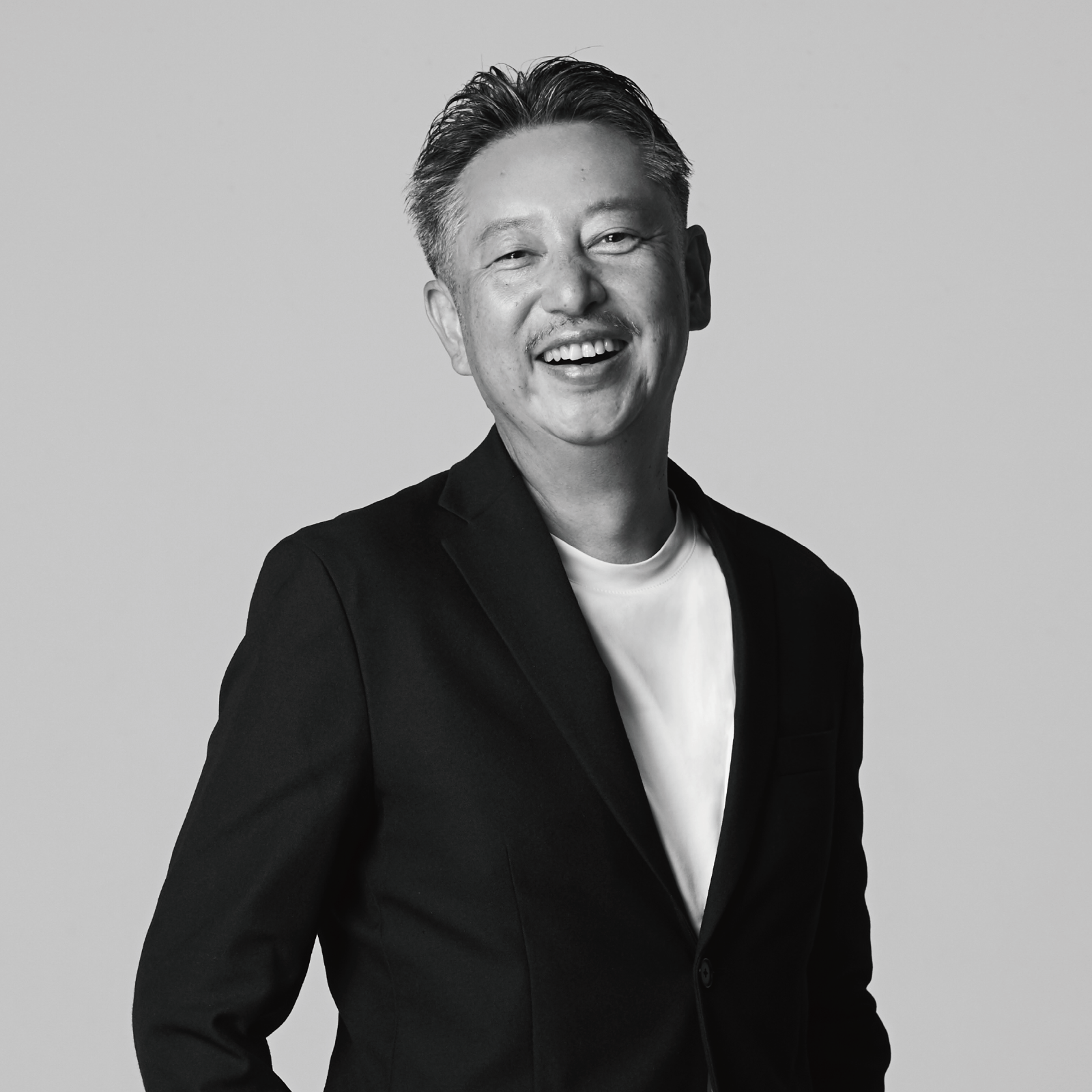 米広 靖